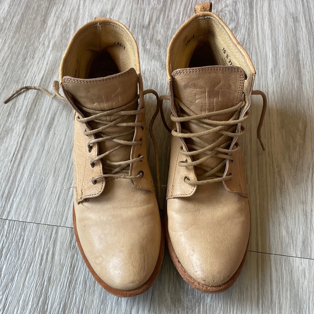 Frye Carson lace up ankle boots